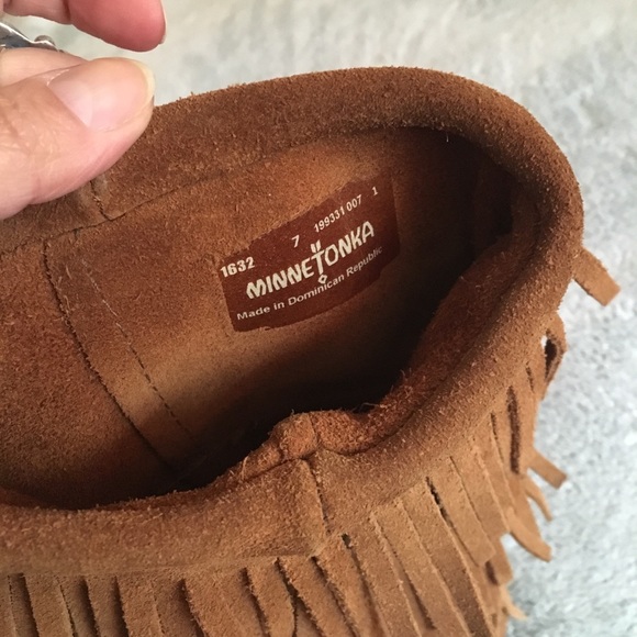 Minnetonka fringe boots - Picture 5 of 6